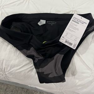 Athleta freestyle camo full bottom. New with all tags on